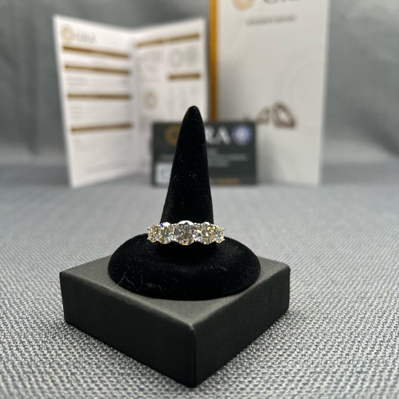 3.6CT 5 STONE MOISSANITE DIAMOND WEDDING / ENGAGEMENT RING - Picture 6 of 12